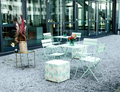 Frühlingshafte Atmosphäre für Ihr Outdoor-Event – Esino Stuhl und Tisch!